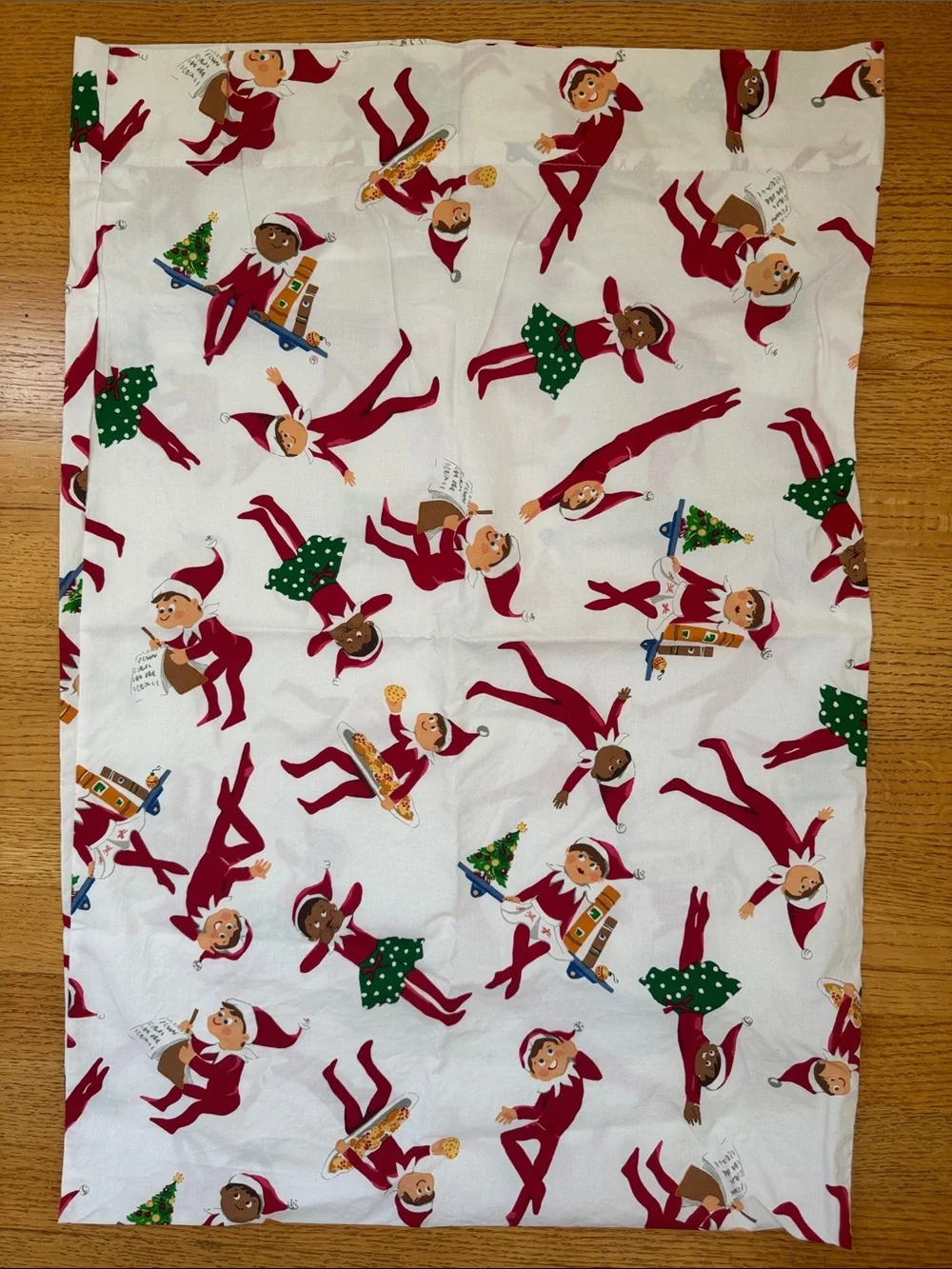 Pottery Barn Kids Elf On The Shelf Sheet Set (Full)